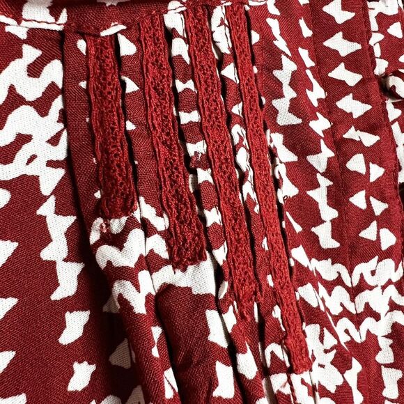 Caffe’ Marrakesh Pintuck Lace Tank Maroon Cream NWT Women’s M - Picture 3 of 9